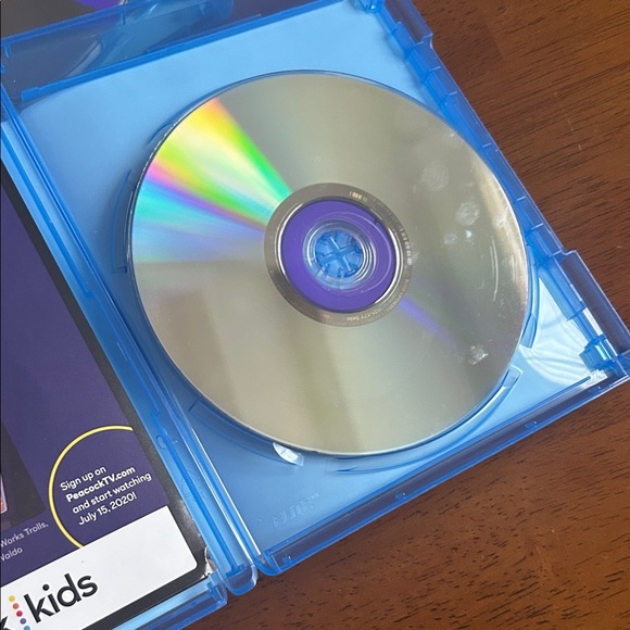 DreamWorks Trolls Party Edition Blu-ray and DVD Set - Picture 6 of 7